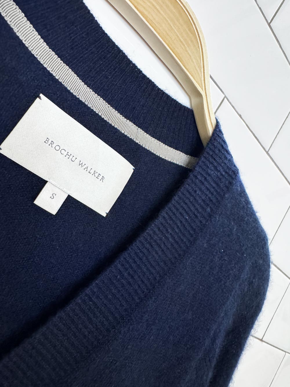brochu walker 100% cashmere v-neck knit sweater