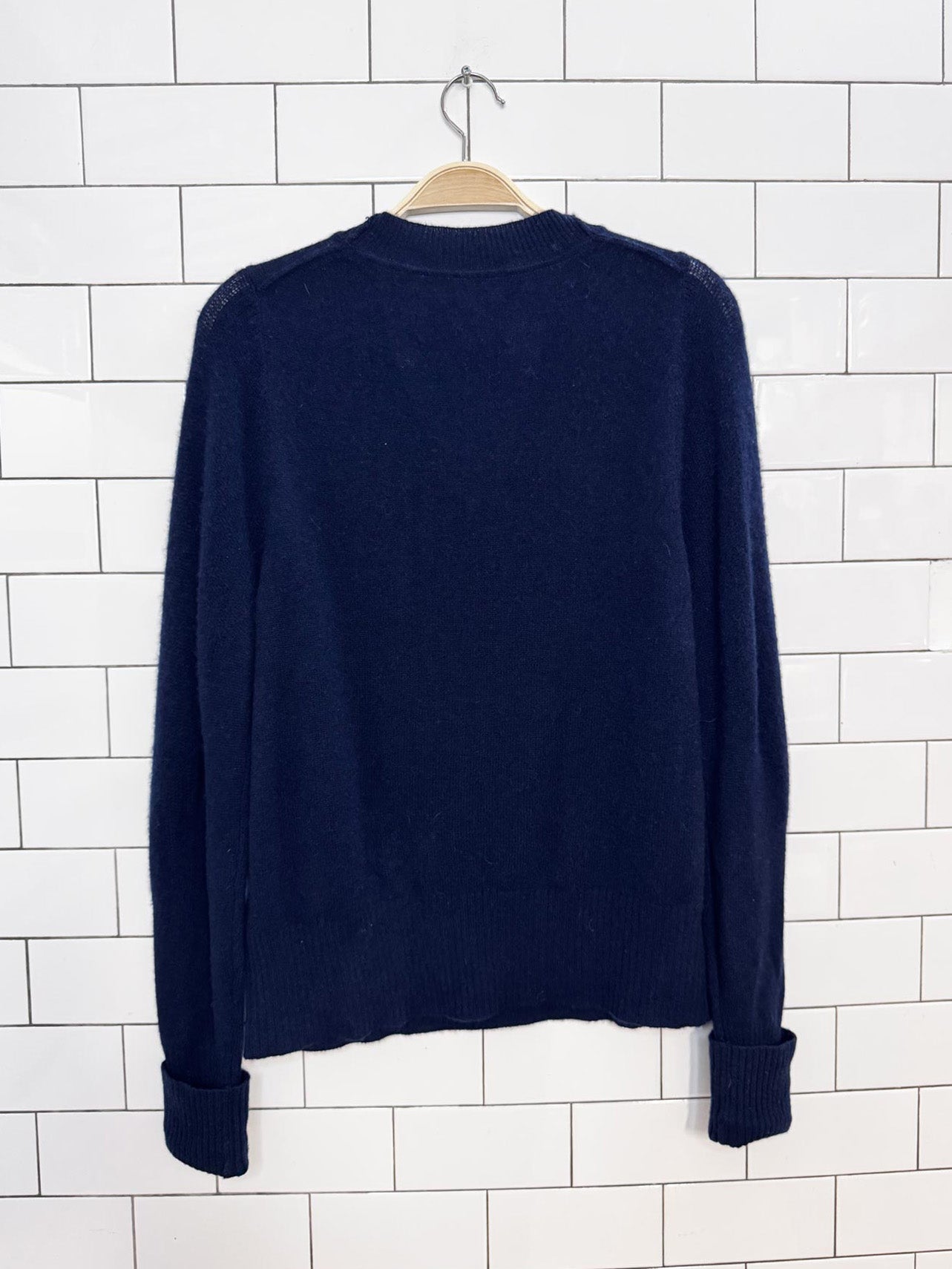 brochu walker 100% cashmere v-neck knit sweater