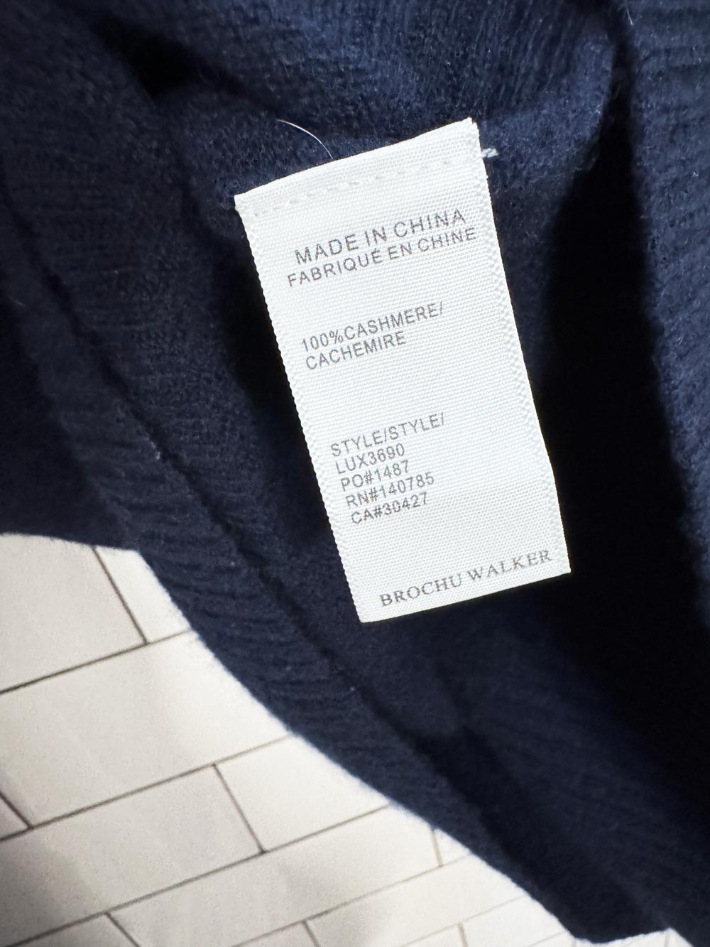 brochu walker 100% cashmere v-neck knit sweater