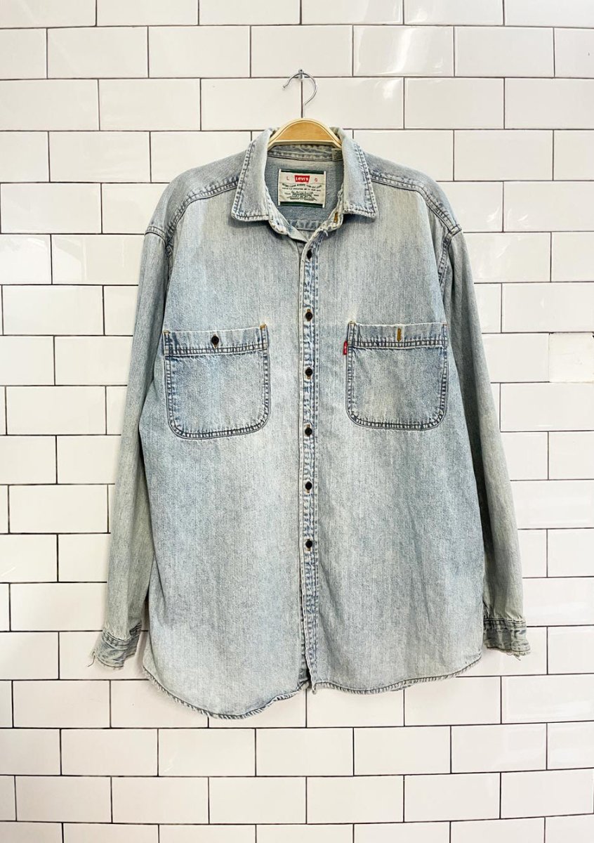 vintage 90s levi's denim shirt - good market thrift store