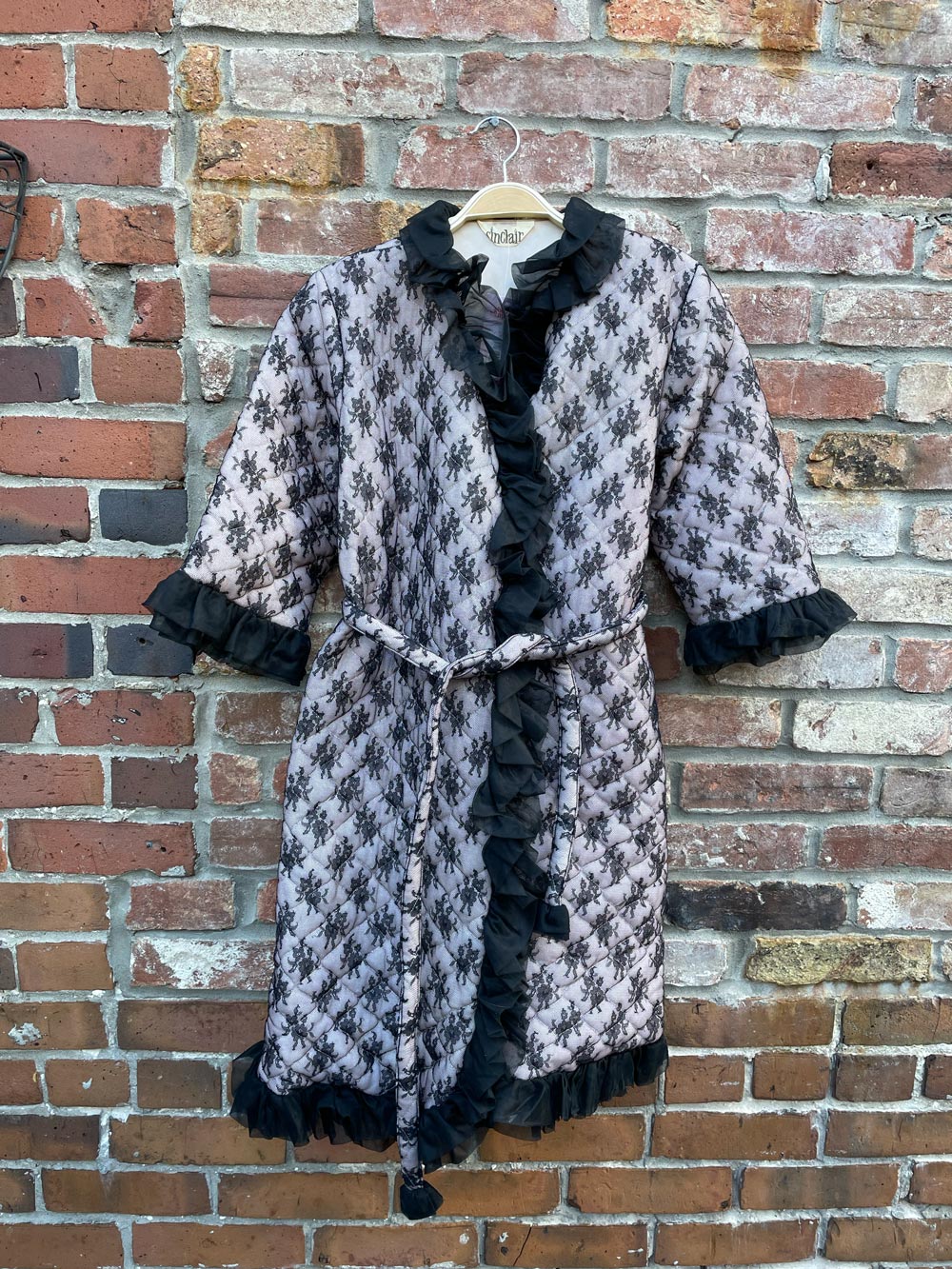 vintage sinclair spooky lace quilted housecoat