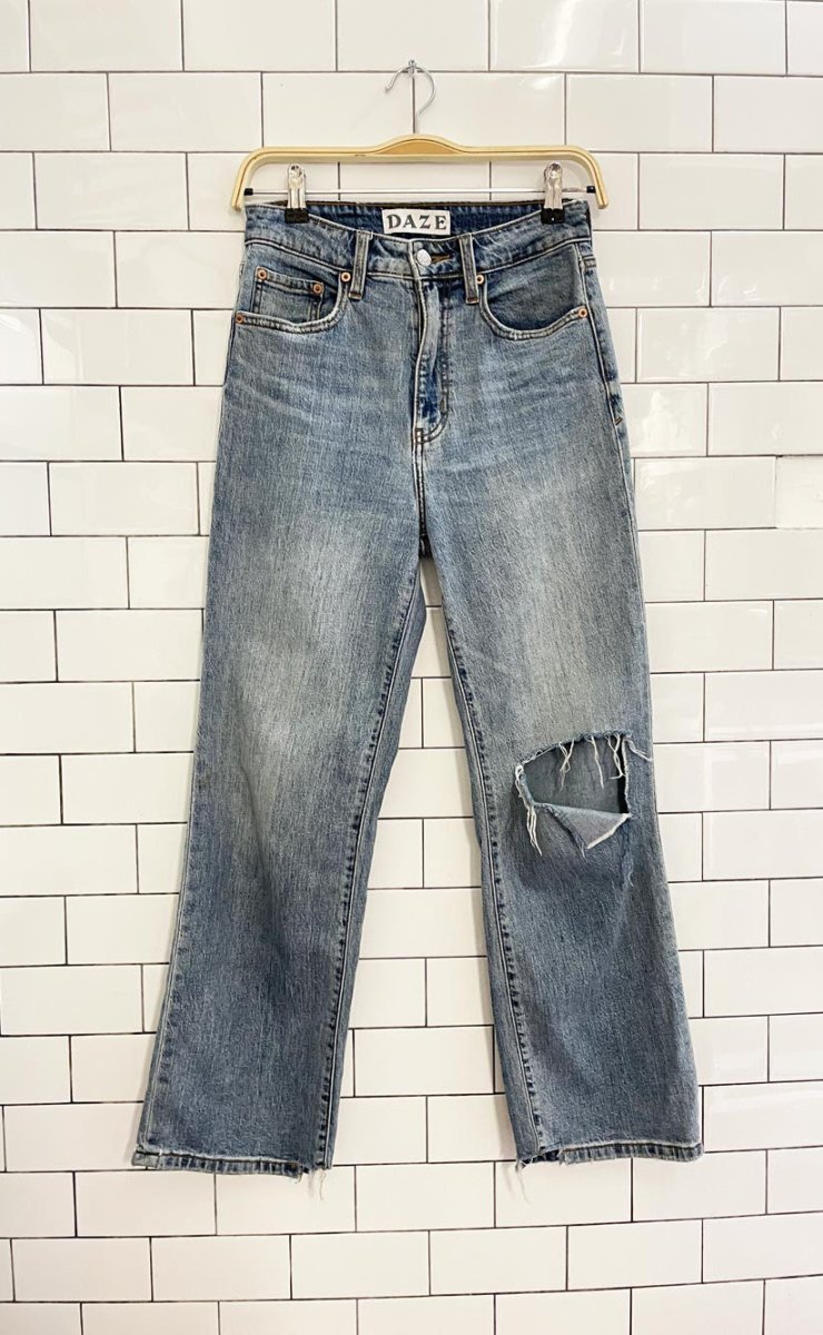 daze LA ripped knee straight jeans - good market thrift store