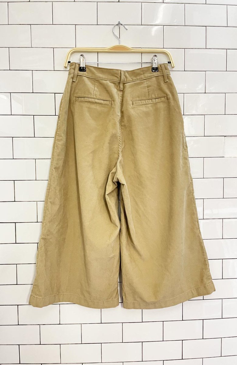 levi's pleated corduroy wide leg crop pants - good market thrift store