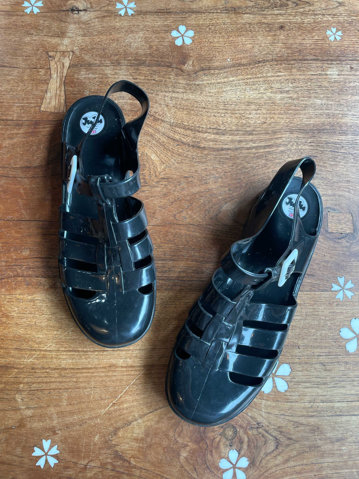 juju jelly sandal shoes