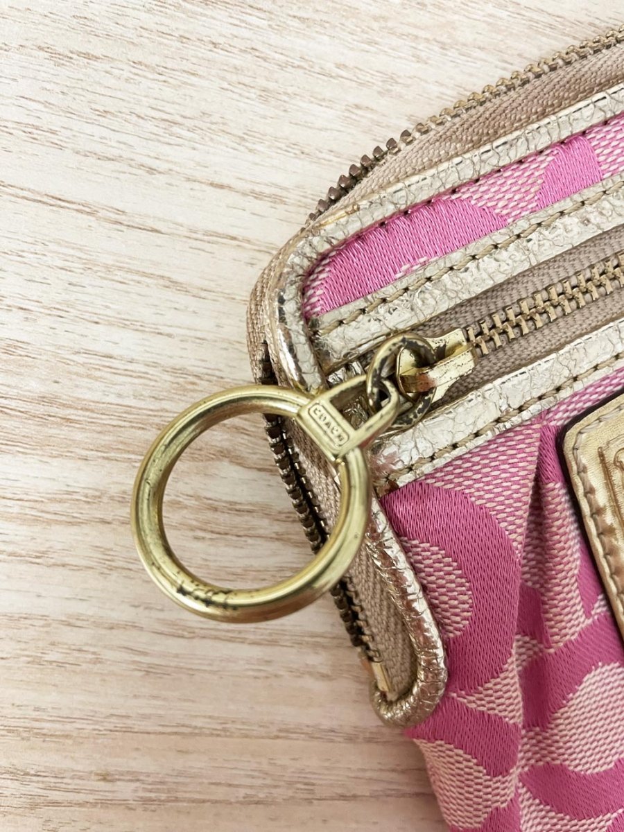 vintage 00s coach poppy monogram wristlet - good market thrift store