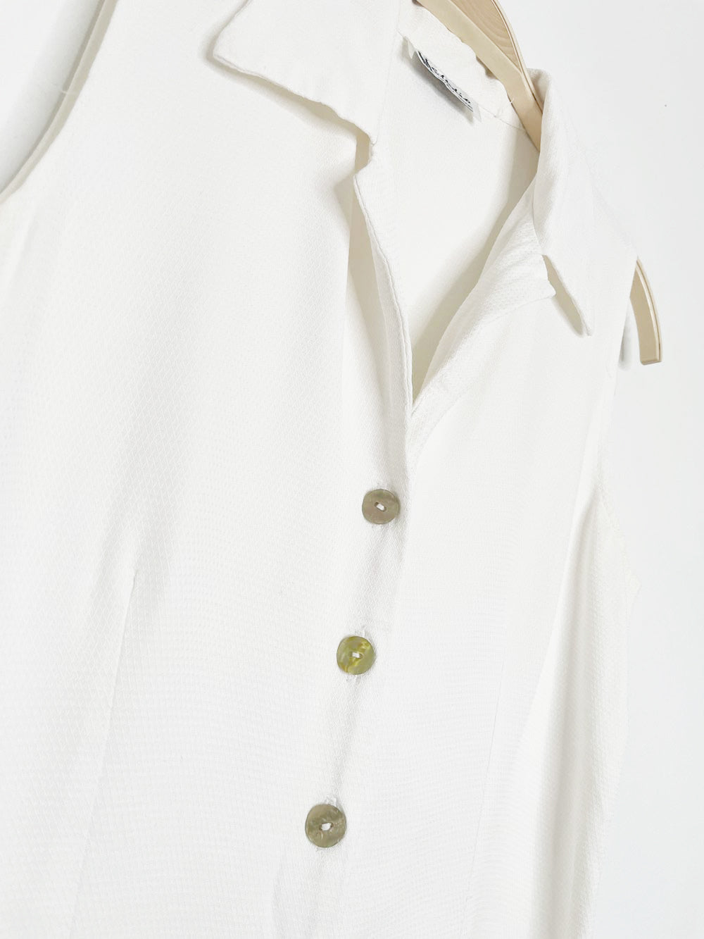 vintage 90s m studio shell button minimal fitted sleeveless shirt