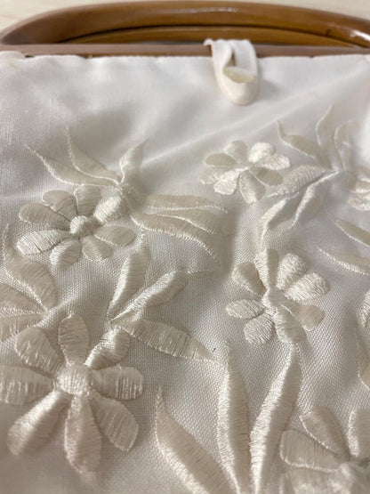 vintage 70s la regale embroidered bag with wooden handles - good market thrift store