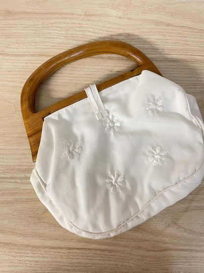 vintage 70s la regale embroidered bag with wooden handles - good market thrift store