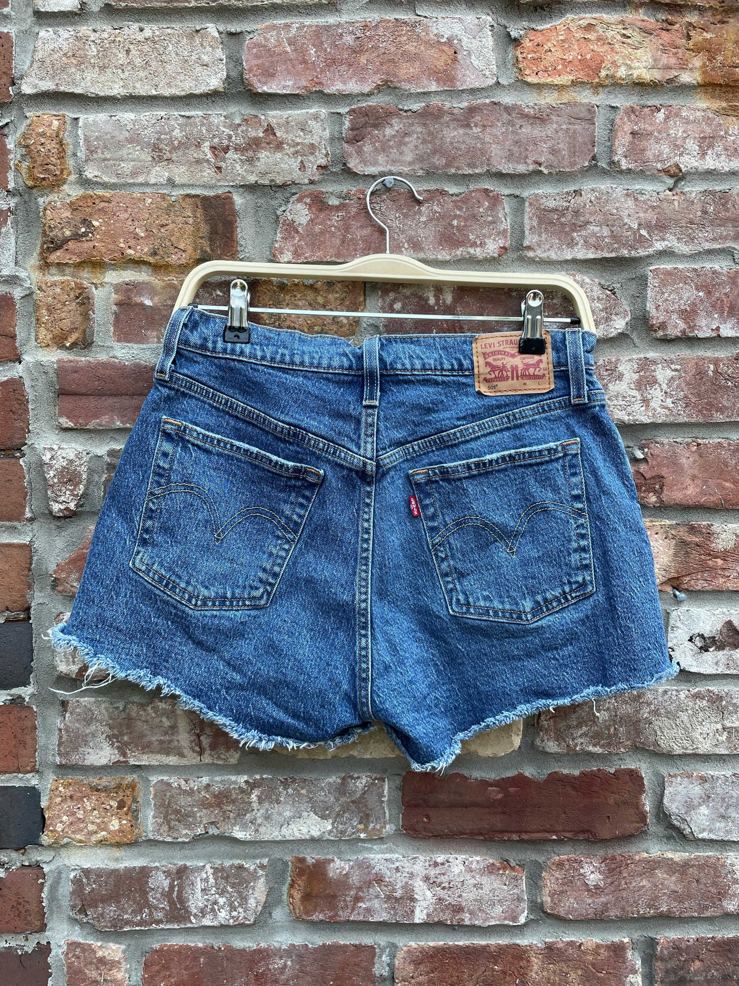 levi's 501 cut off denim shorts
