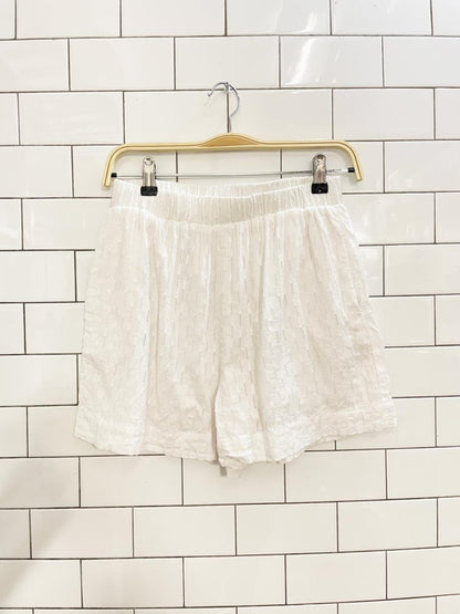 commense eyelet lounge short - good market thrift store