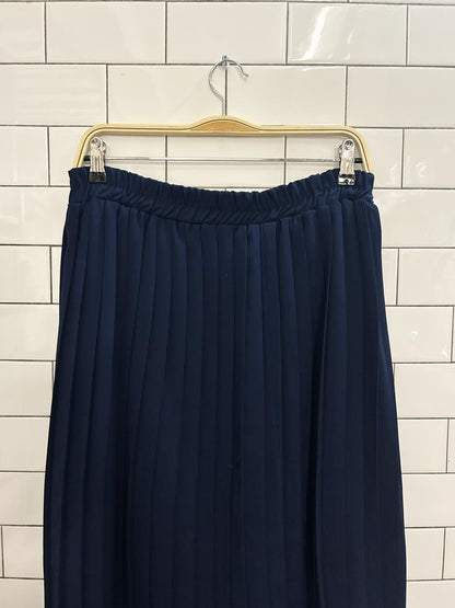 vintage pleated midi/maxi skirt - good market thrift store