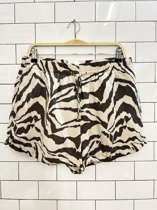 h&m linen animal print shorts - good market thrift store