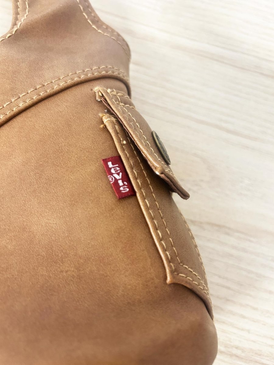 vintage 00s levi's faux leather handbag - good market thrift store