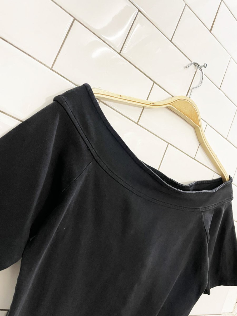 vintage 00s magazine off shoulder minimal tee - good market thrift store