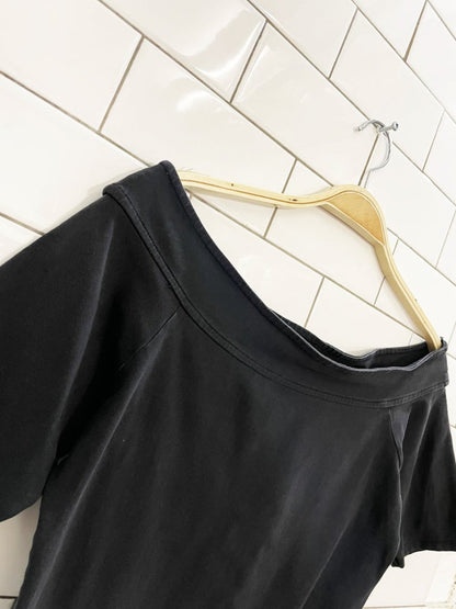 vintage 00s magazine off shoulder minimal tee - good market thrift store