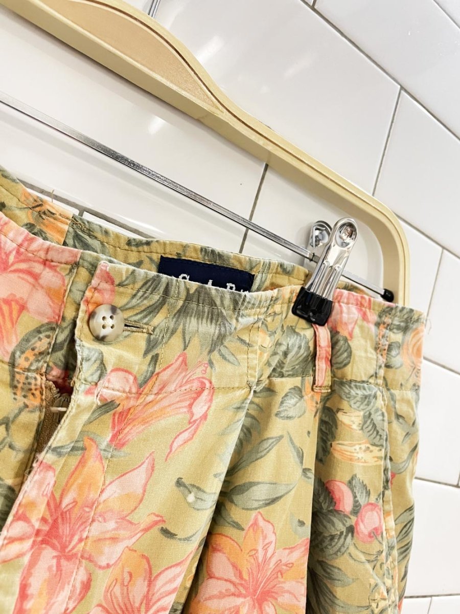 vintage 90s gap tropical pleated shorts - good market thrift store