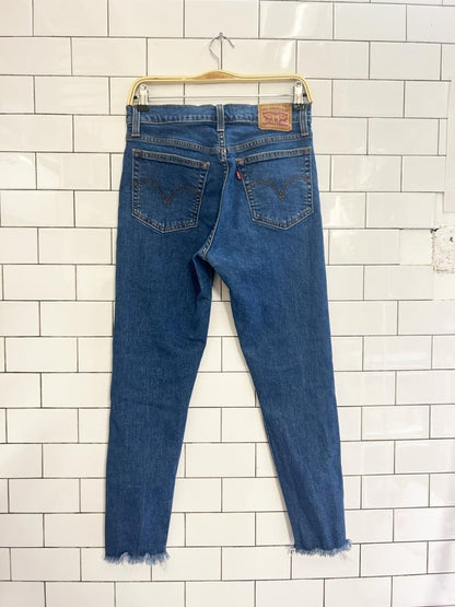 levi's wedgie straight jeans - good market thrift store