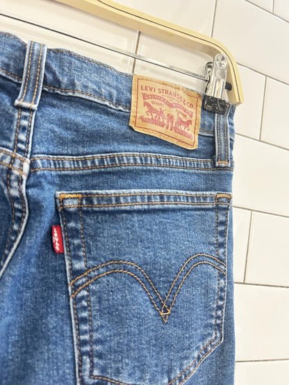 levi's wedgie straight jeans - good market thrift store