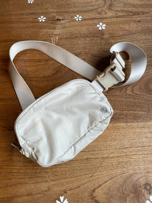 lululemon everywhere belt bag