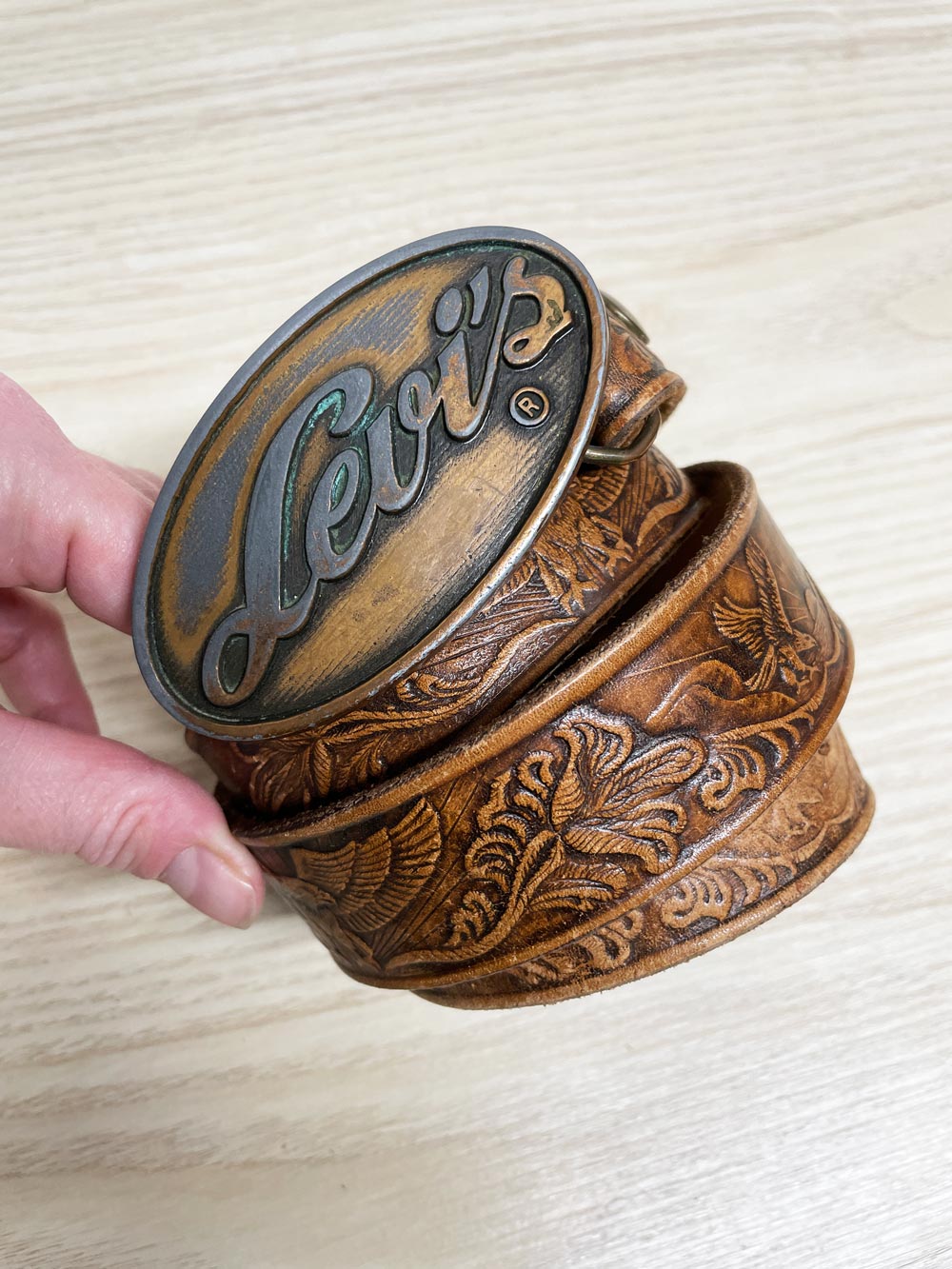 vintage levi's big logo buckle tooled eagle leather belt