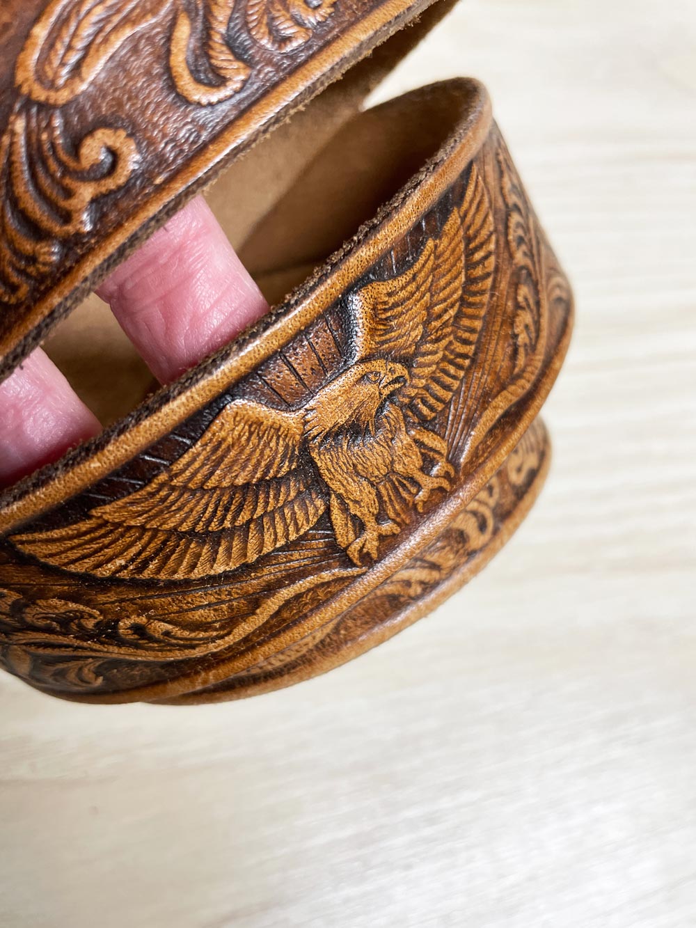vintage levi's big logo buckle tooled eagle leather belt