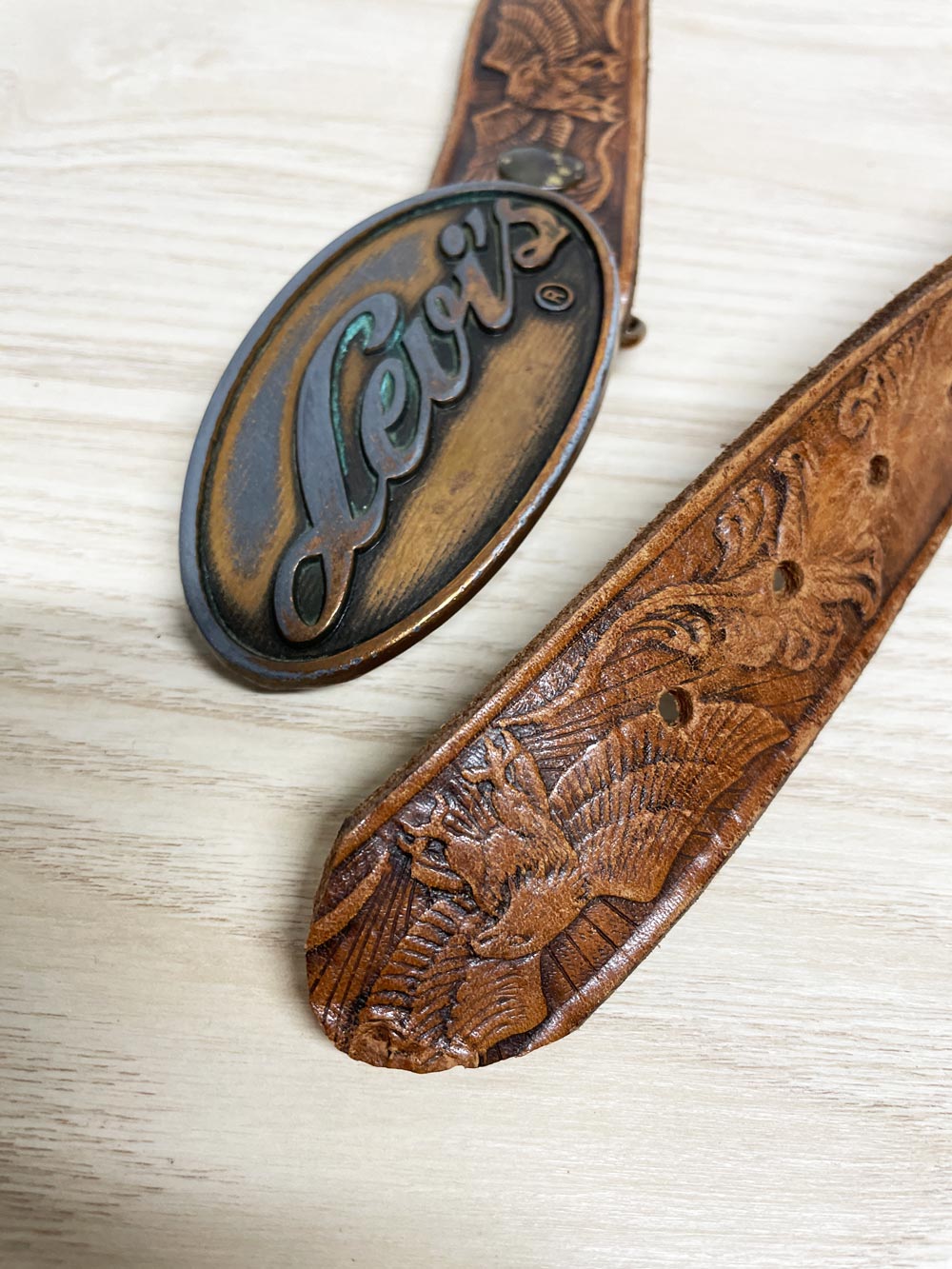 vintage levi's big logo buckle tooled eagle leather belt