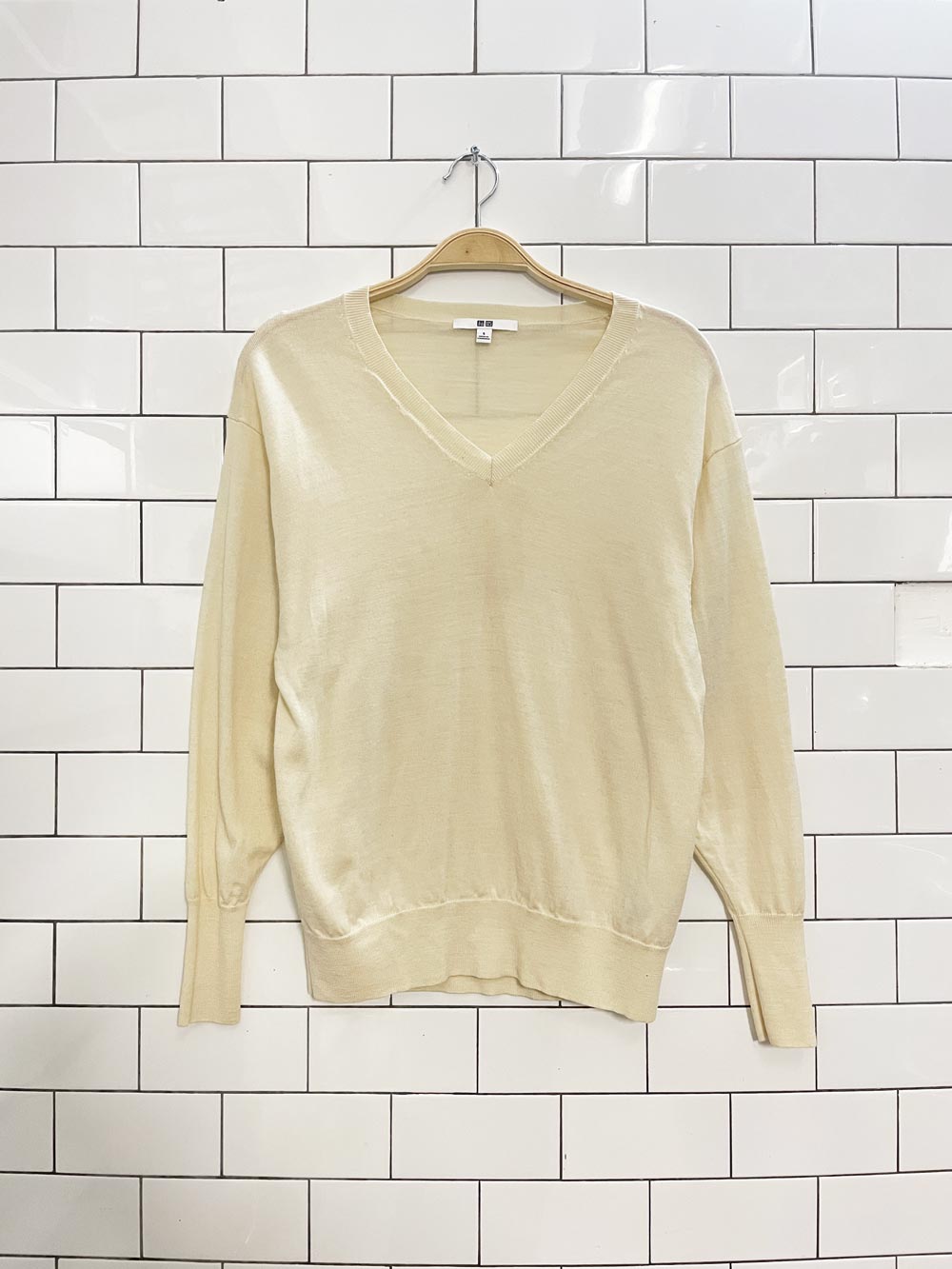 uniqlo 100% wool soft v - neck knit sweater - good market thrift store