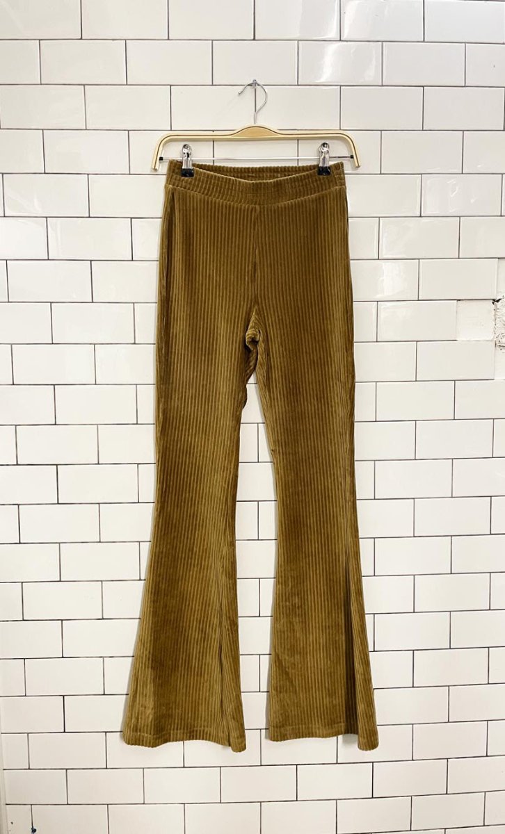 nwt aerie groove on velour corduroy flare leg pants - good market thrift store