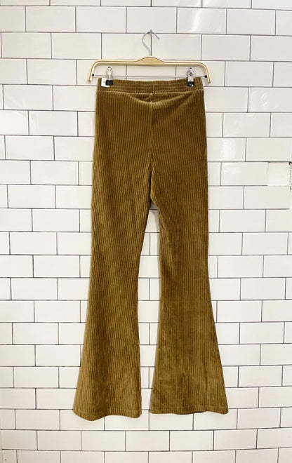 nwt aerie groove on velour corduroy flare leg pants - good market thrift store