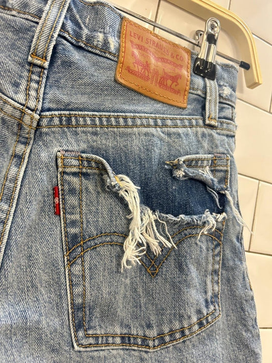 levi's wedgie cut off denim shorts - good market thrift store