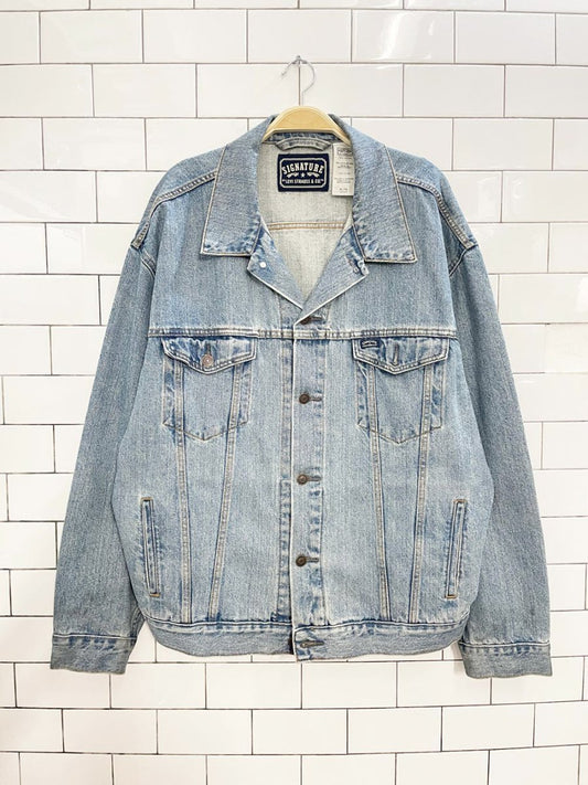 vintage 00s levi's denim trucker jacket - good market thrift store