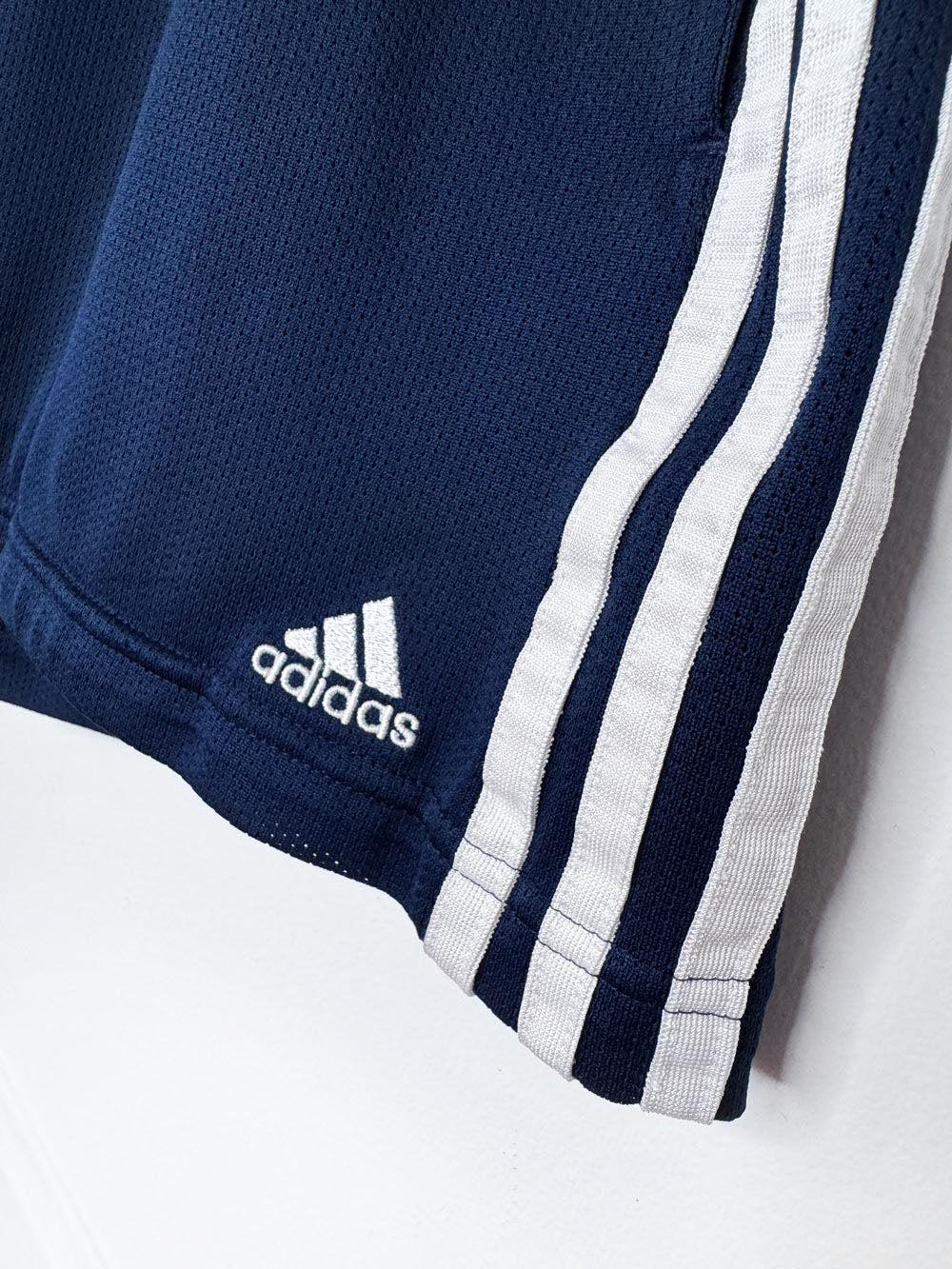 vintage 00s adidas three stripes sporty prep athletic shorts