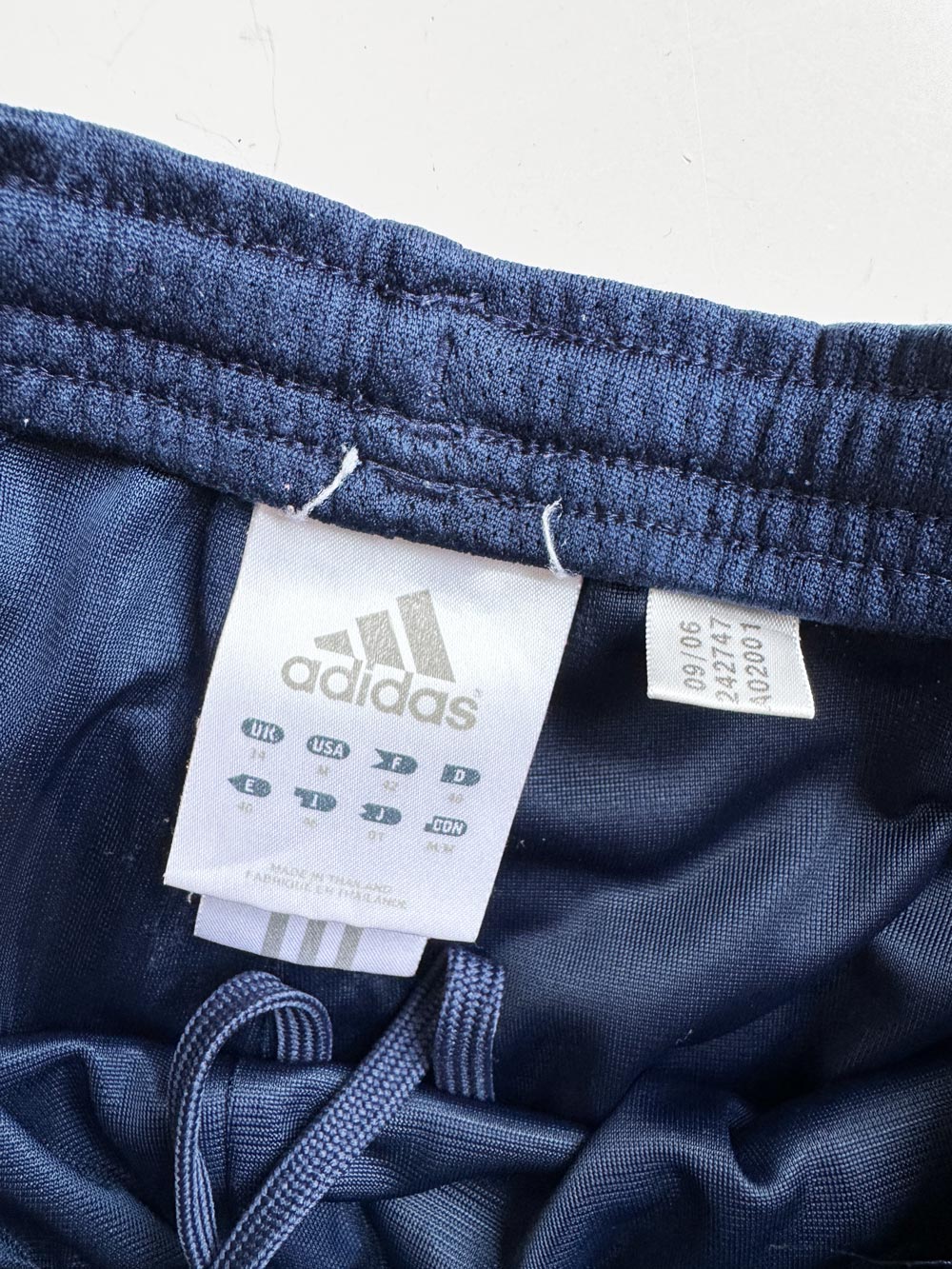 vintage 00s adidas three stripes sporty prep athletic shorts