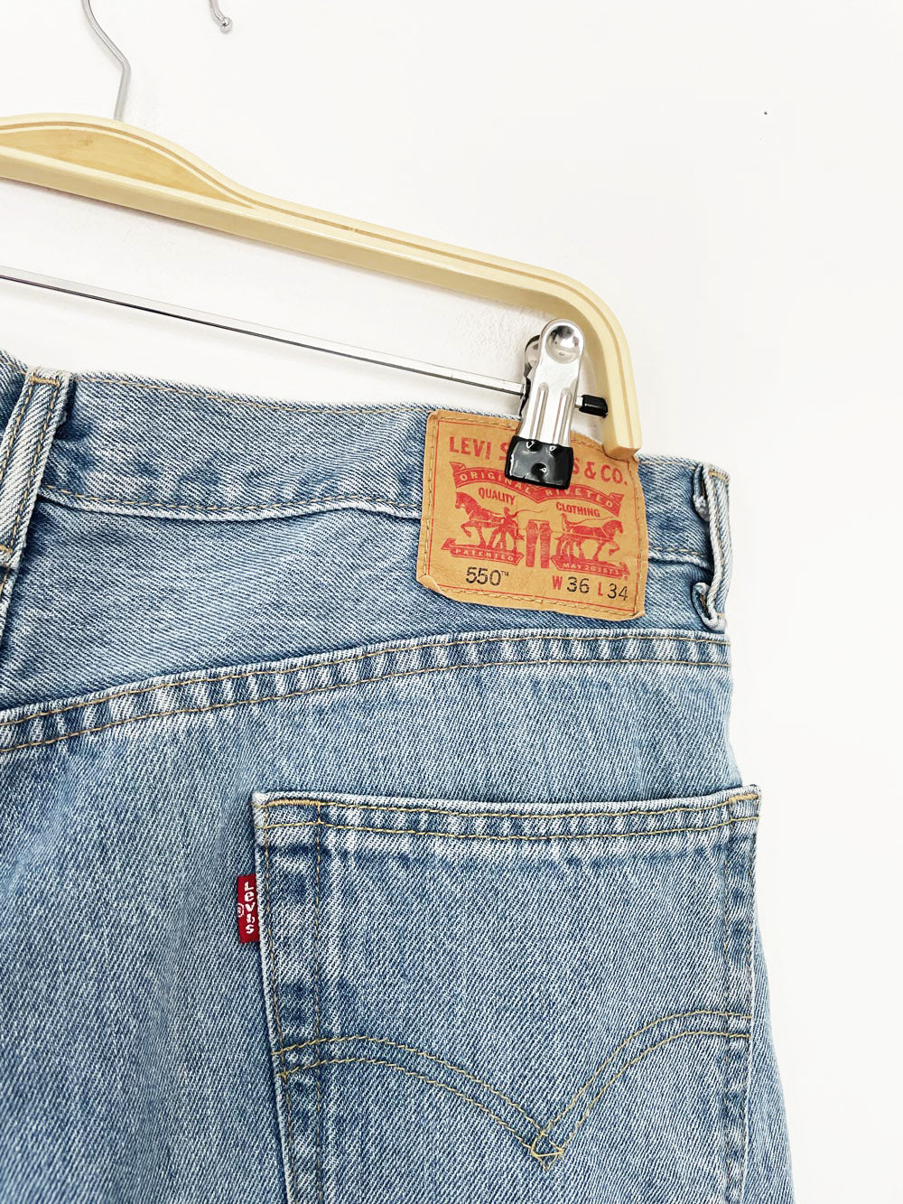 levi's 550 loose fit cut off denim shorts