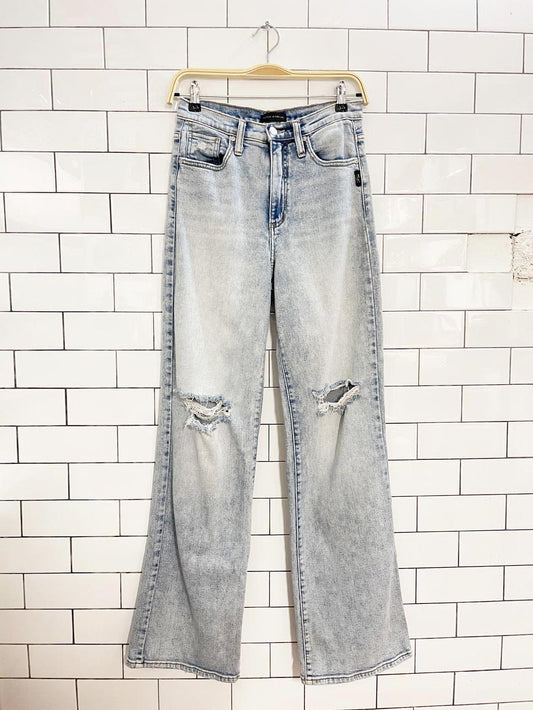 silver jeans co. highly desirable distressed wide leg jeans