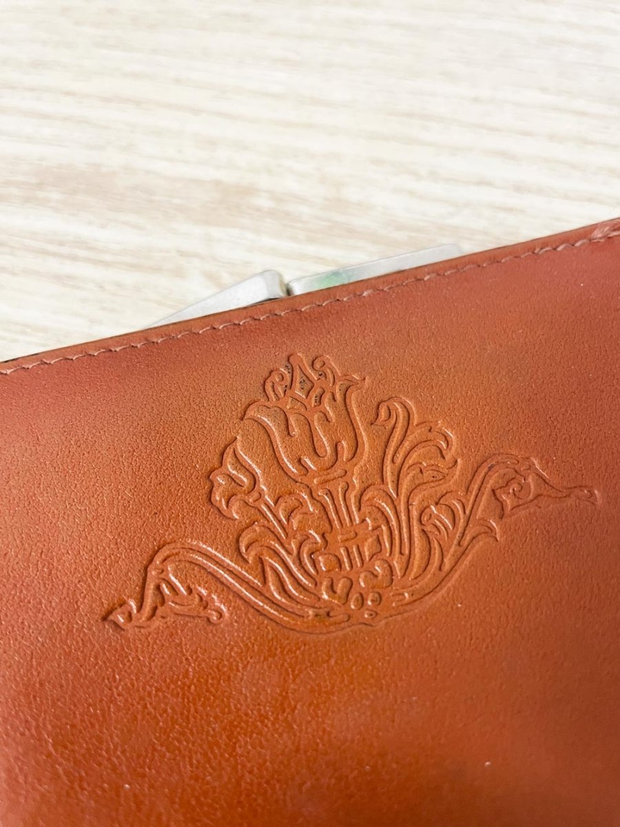 vintage buxton embossed leather wallet - good market thrift store