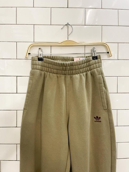 adidas retro trefoil cozy joggers - good market thrift store