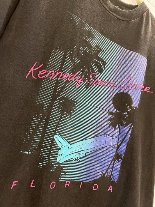 vintage 90s kennedy space centre tee - good market thrift store