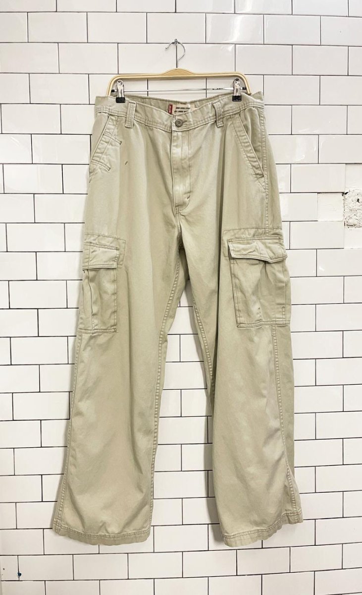 vintage 00s levi's cargo loose straight pant - good market thrift store
