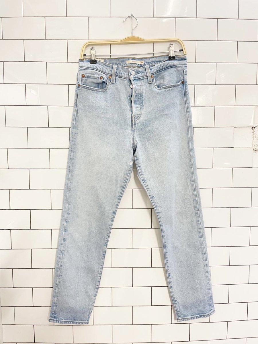 levi's wedgie straight jeans - good market thrift store