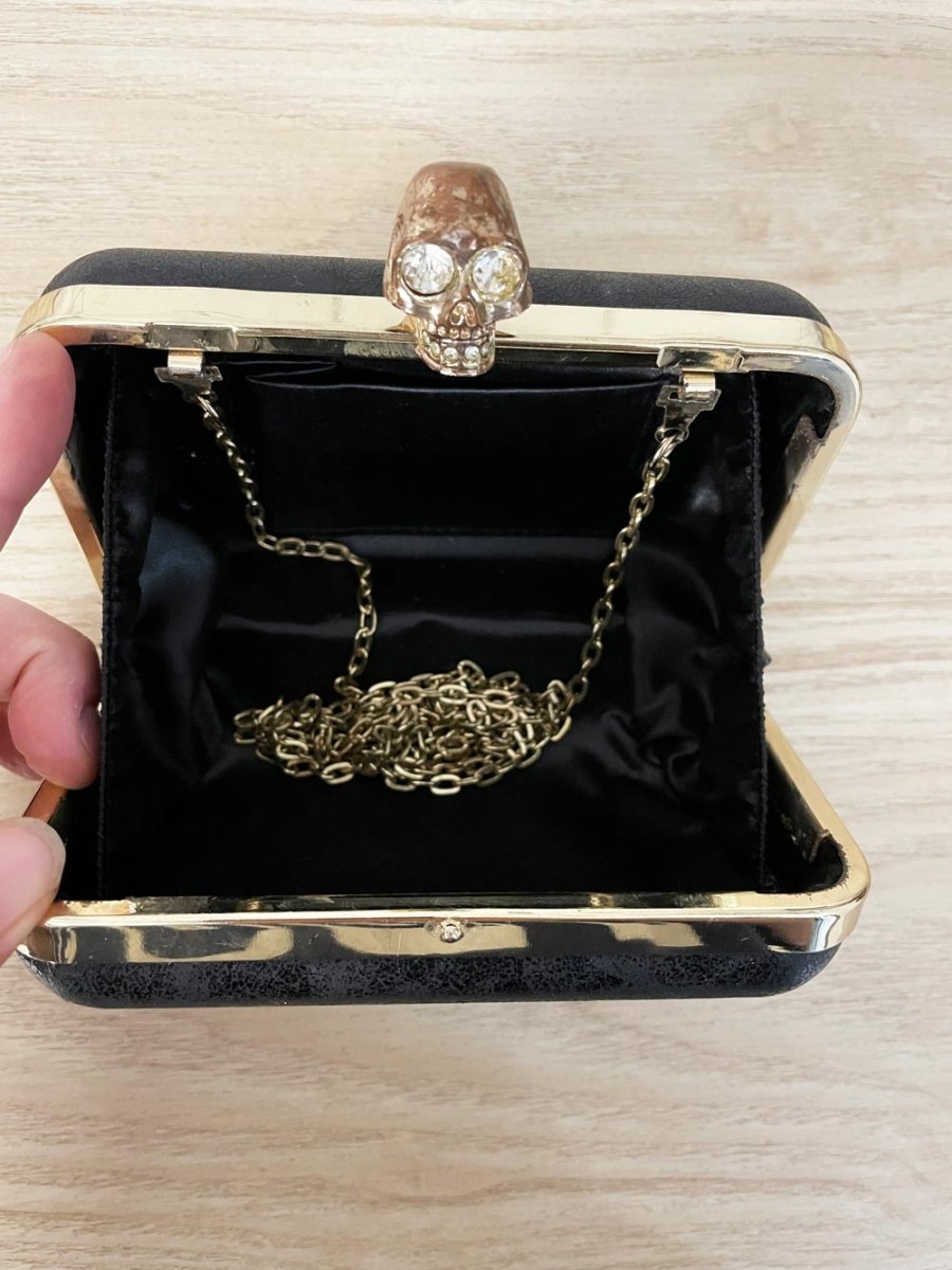 skull 'mcqueen' chain strap hard clutch bag - good market thrift store