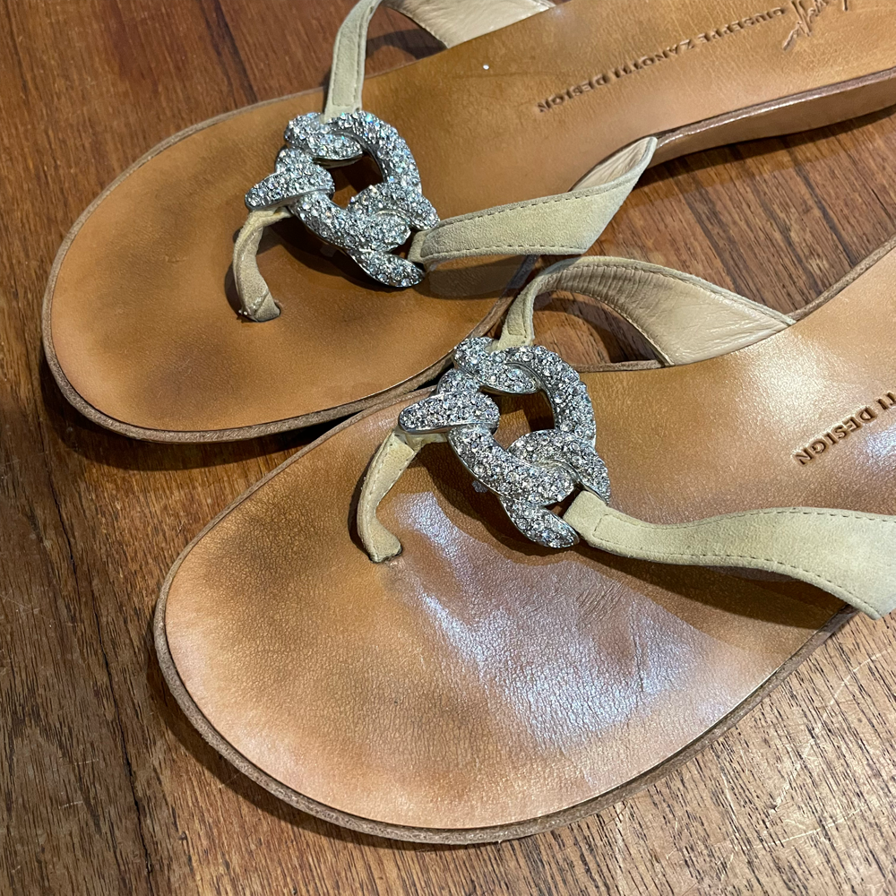 giuseppe zanotti crystal thong sandals - size 38.5