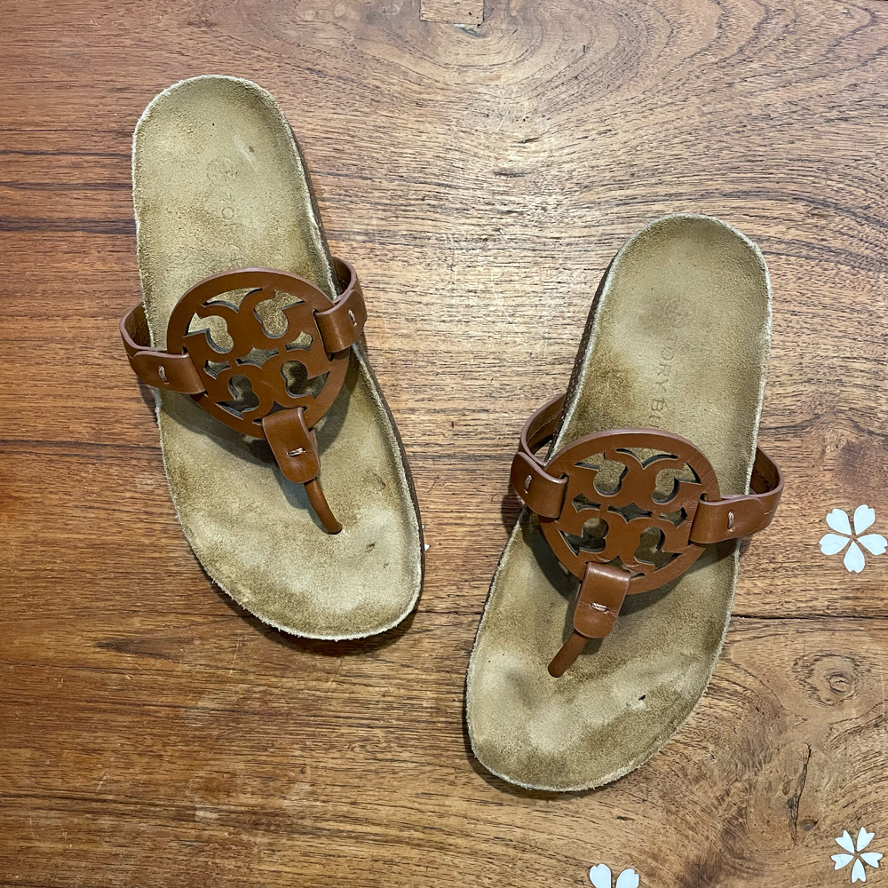 tory burch monogram leather miller sandals - size 5.5