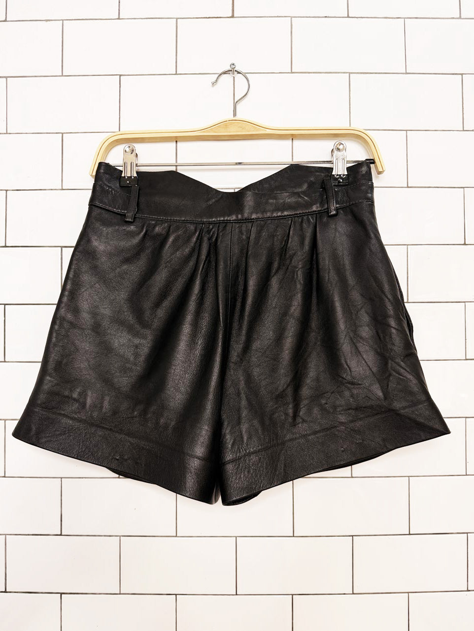 cynthia steffe butter leather pleated trouser shorts | lambskin