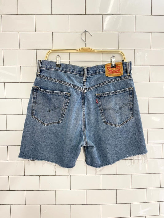 levi's 550 baggy cut off denim shorts - good market thrift store