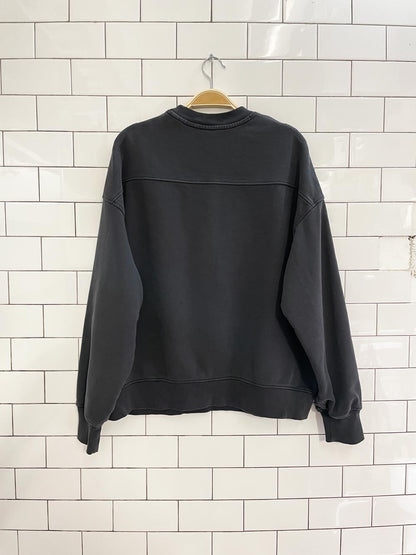 levi's minimal logo crewneck sweatshirt - good market thrift store