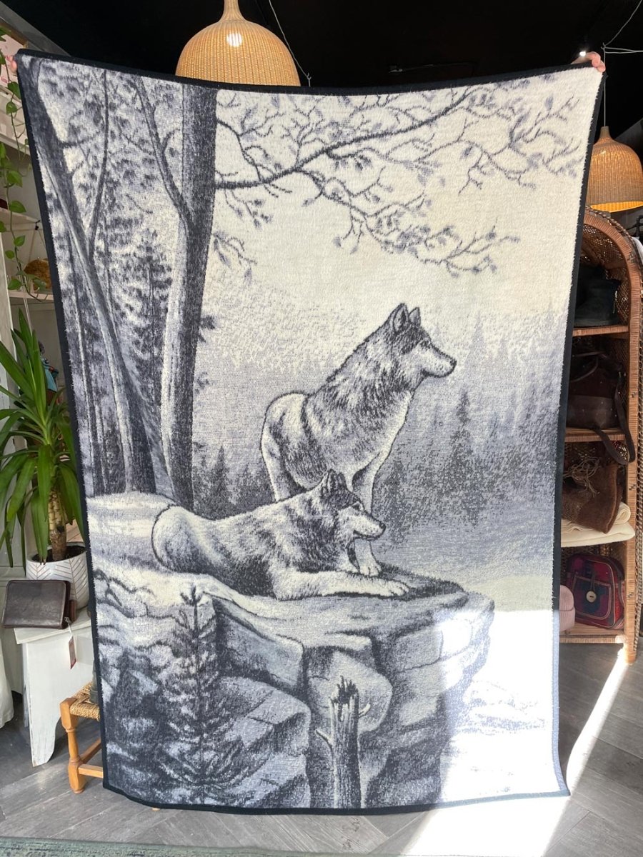 vintage biederlack made in USA wolf camp blanket - good market thrift store