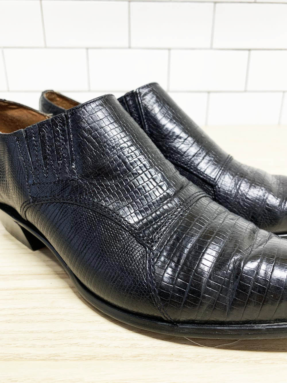 vintage nine west leather snake embossed western ankle booties