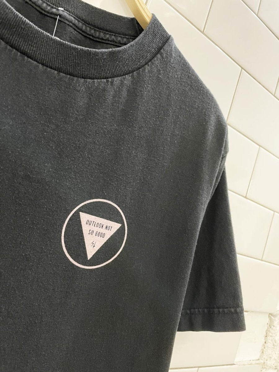 sketchy tank 8 ball skull tee - good market thrift store