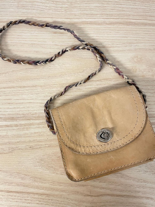 vintage made in india turnlock leather bag - good market thrift store